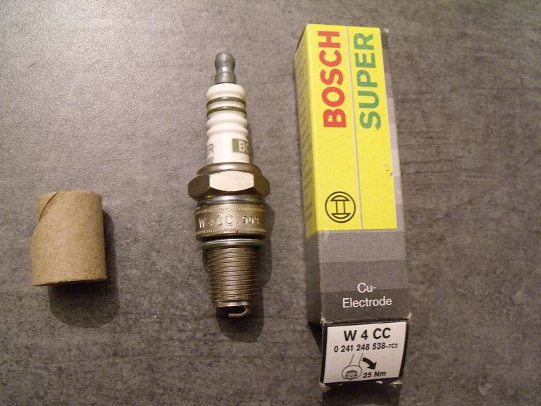 Bougie Bosch W4CC, équivalent NGK B8ES ou B8EG; prix discount